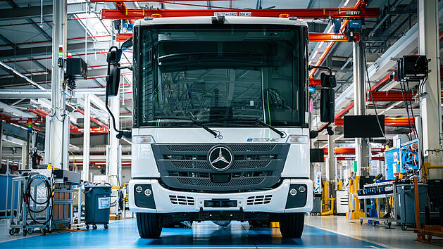 Montage bei Daimler-Truck in Wörth