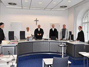 Kurz vor Beginn der Sitzung: Zu sehen ist die 3. Strafkammer des Bamberger Landgerichts. Foto: Ronald Rinklef