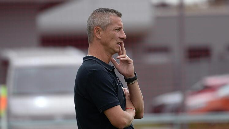 Der Trainer des FCN II, Marek Mintal.   Foto: Peter Mularczyk