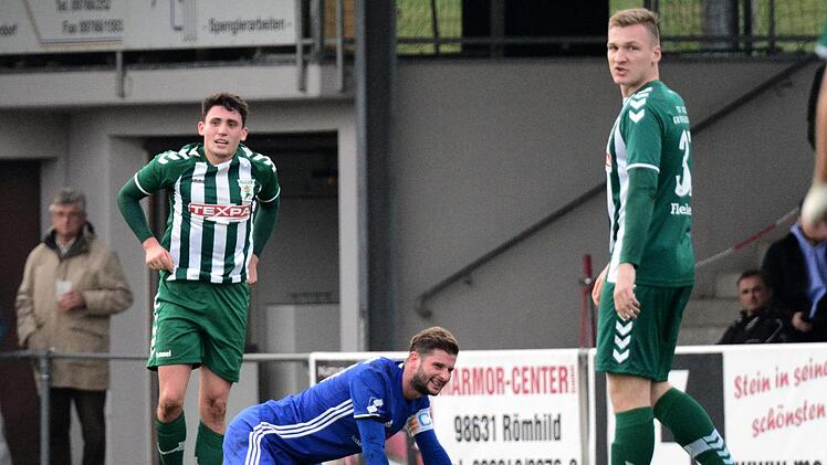Drei Torsch&uuml;tzen auf einem Bild: Florian Dietz (von links) brachte die Grabfeld-Gallier nach dem Ausgleich von Bastian Lunz wieder in F&uuml;hrung. Tobias Fleischer setzte den Schlusspunkt zum 3:1. Anand Anders