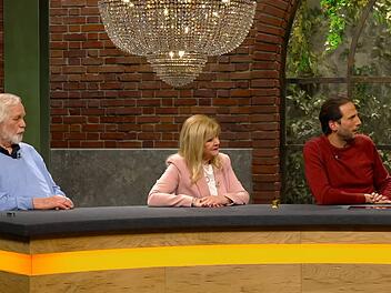 Da konnten die Kollegen nur staunen: Eine Rarität in der Freitagsausgabe der ZDF-Trödelshow fand ein "Bares für Rares"-Händler dermaßen gut, dass er die Verhandlung gleich mit einem hohen Gebot eröffnete. Mit dem genannten Preis ließ er den Rest des Händlerteams auch direkt verstummen ...