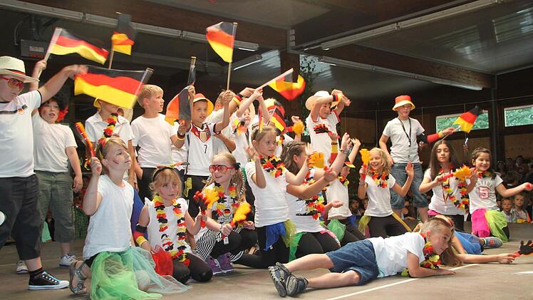 Die Mainleuser Schule feierte am Samstag ein wunderschönes Wiesenfest. Foto: Stephan Tiroch