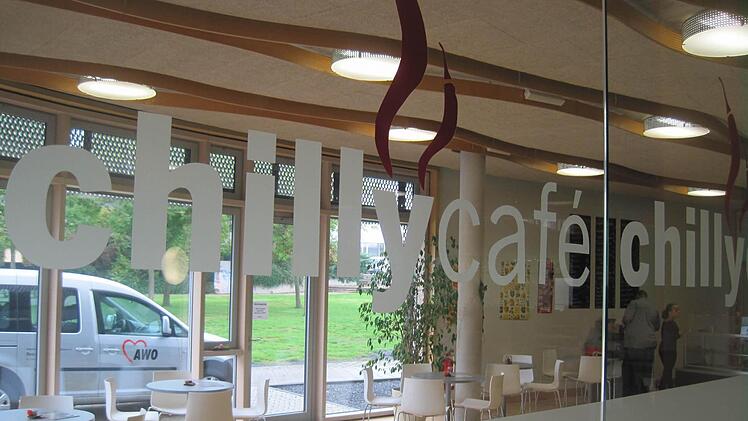 Zum Schulstart öffnet das Chillycafé am Schulzentrum Haßfurt unter neuer Leitung. Die Arbeiterwohlfahrt Ebern übernimmt die Bewirtung im Café und versorgt die Schüler auch mit warmem Mittagessen.  Foto: LRA