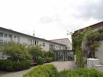 Das Caritas-Pflege- und Seniorenheim St. Marien in Stadtsteinach: Die hauseigene Wäscherei wird geschlossen, die Arbeiten übernimmt eine Firma aus Zella-Mehlis. Foto: Sonja Adam