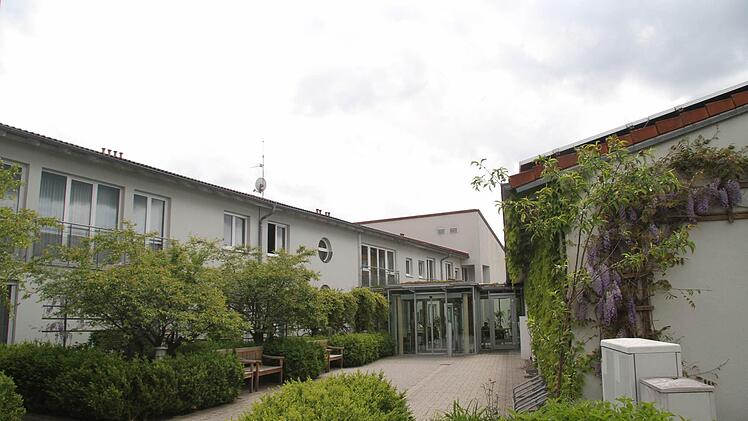 Das Caritas-Pflege- und Seniorenheim St. Marien in Stadtsteinach: Die hauseigene Wäscherei wird geschlossen, die Arbeiten übernimmt eine Firma aus Zella-Mehlis. Foto: Sonja Adam