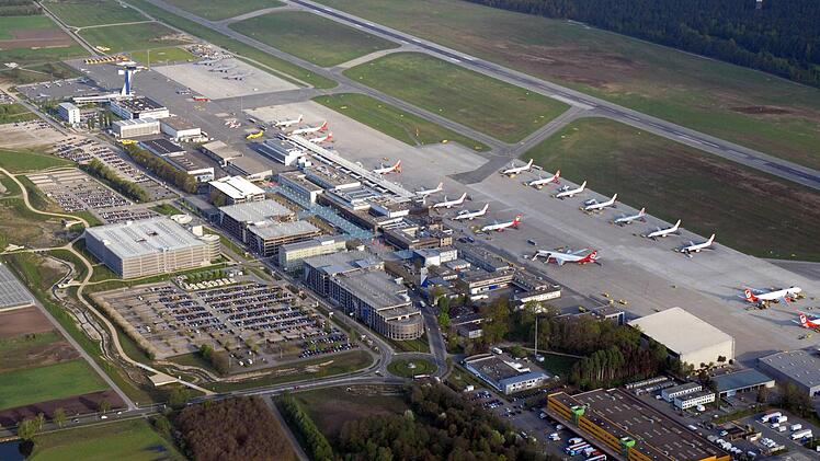 Der Albrecht-Dürer-Airport Nürnberg von oben. Von einer Fusion mit dem Flughafen München hält der Chef des Albrecht Dürer Airport nichts. Foto: Airport Nürnberg