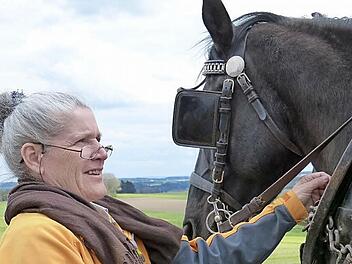 Manche Senioren fühlen sich ganz besonders zu Pferden hingezogen.  Foto: privat