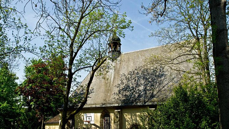 Die evangelische Salvatorkirche wurde 1660 bis 1662 erbaut. Seitdem diente sehr häufig auch als Interims-Gotteshaus, wenn die benachbarte Stadtkirche St. Moriz mal wieder saniert wurde.Salvatorkirche Coburg, Jochen Berger