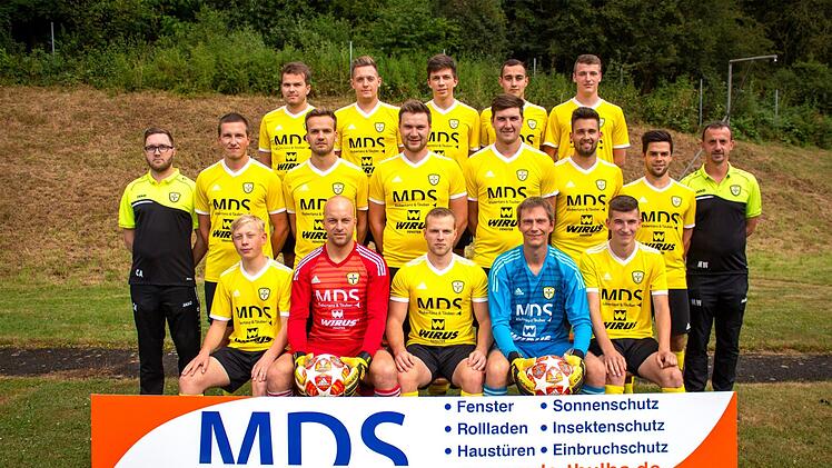 Unser Bild zeigt das Aufgebot des FC Thulba mit (hinten, von links) Tobias Huppmann, Maximilian Gah, Lukas Graser, Florian Döll und Luca Fuß; (mittlere Reihe, von links) Sportlicher Leiter Christoph Adrio, Cedric Werner, Florian Heim, Marco Görlitz, Rene Leurer, Fabio Reuß, Spielertrainer Victor Kleinhenz und Betreuer Matthias Wolf sowie (vorne, von links) David Betz, Daniel Neder, Julian Wüscher, Alexander Büchner und David Büchner. Es fehlen: Marcus Hein, Maximilian Heinrich, Lorenz Heim, F...