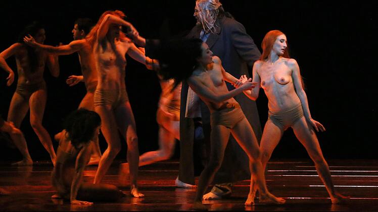 Szene aus dem 3. Akt mit Tannhäuser und Tänzern Foto: Stephanie Pilick/dpa