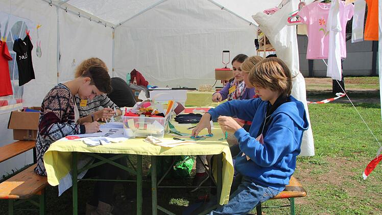 Auch selbst bedruckte T-Shirts können in Mini-Forchheim hergestellt werden.