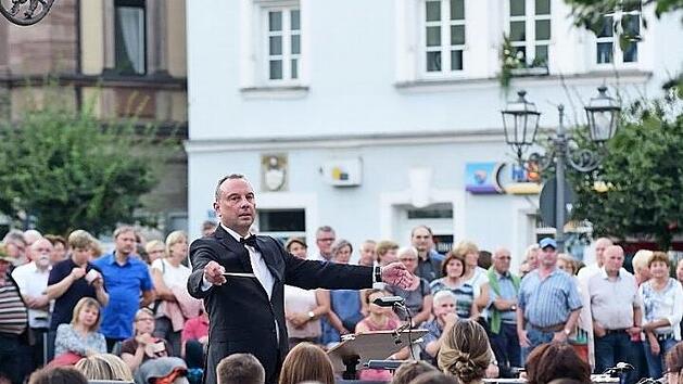 Am Freitagabend gibt das Sinfonische Blasorchester Kasendorf auf dem Kulmbacher Marktplatz ein Open-Air-Konzert. Foto: Archiv/Stephan Herbert Fuchs