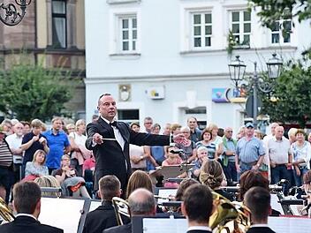 Am Freitagabend gibt das Sinfonische Blasorchester Kasendorf auf dem Kulmbacher Marktplatz ein Open-Air-Konzert. Foto: Archiv/Stephan Herbert Fuchs