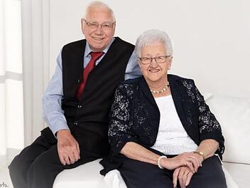 Am 12. November 1960 läuteten die Hochzeitsglocken für Rita und Michael Bollwein. Heute feiern sie ihre Diamante Hochzeit.  Foto: Fotografie Sigrid Metz