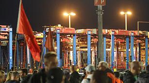 Warnstreik im Hamburger Hafen