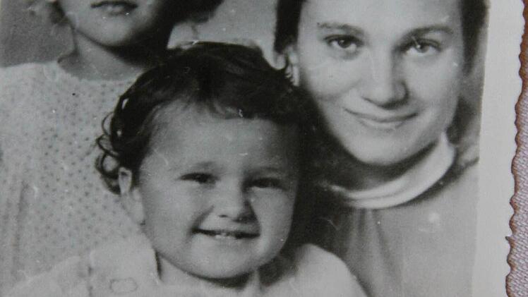 Dieses Familienfoto mit Ehefrau und den Töchtern trug während seines Kriegseinsatzes von 1941 bis zur Rückkehr aus der Kriegsgefangenschaft 1949 stets bei sich.
