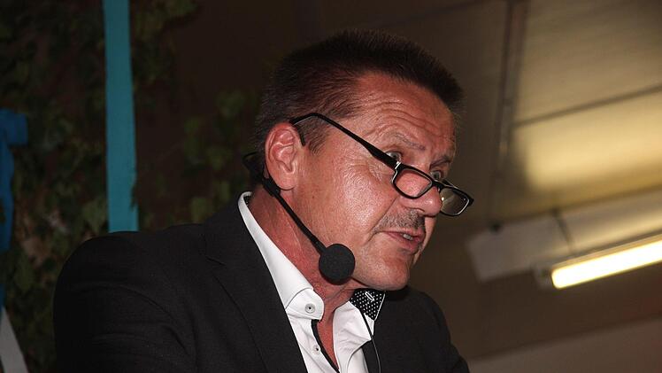 Der Heßdorfer Ortsvorsitzende Manfred Bäreis konnten neben den Ehrengästen auch viele Besucher begrüßen.