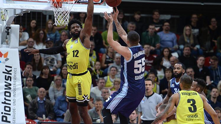 Der Bayreuther Hassan Martin überzeugte nicht nur mit 19 Punkten am gegnerischen Korb, sondern kam auch auf vier Rebounds und drei geblockte Würfe.  Foto: Peter Mularczyk