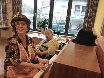 Elisabeth Gräbner unterhielt auch am Klavier.  Foto: privat