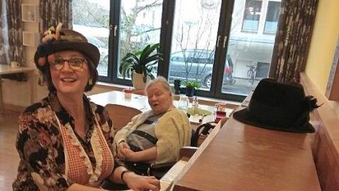 Elisabeth Gräbner unterhielt auch am Klavier.  Foto: privat