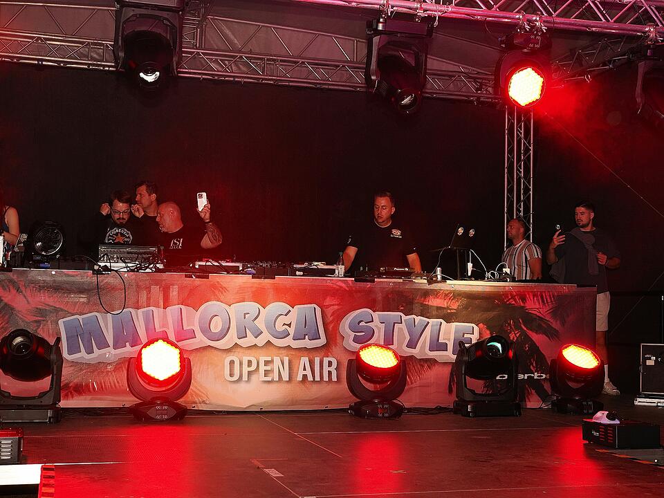 Super Stimmung mit vielen Ballermann-Stars!