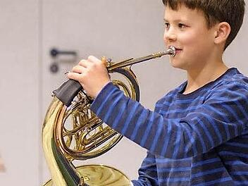 Korbinian von der Burg ist Hornist und Mitglied des Schülerorchesters.   Foto: Werner Meschede