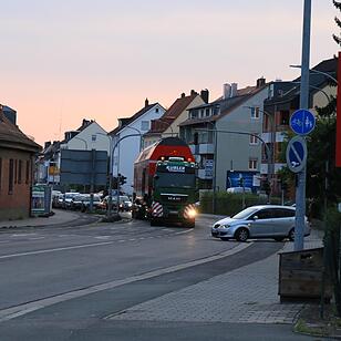 Schwertransport rollt durch Bamberg