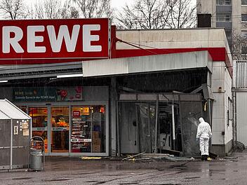 Geldautomat im Kreis N&uuml;rnberger Land gesprengt - T&auml;ter fl&uuml;chtig