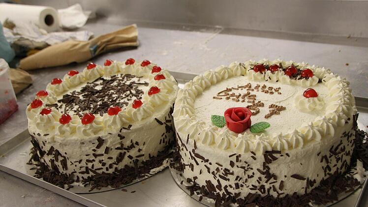 Neben Torten für den laufenden Cafébetrieb liefert die Bäckerei auch Sonderanfertigungen. Foto: Ulrike Müller