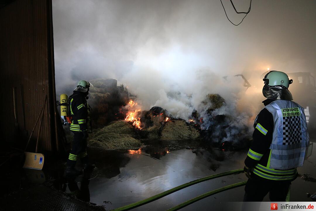 Feuer zerstört Scheune in Hohn am Berg