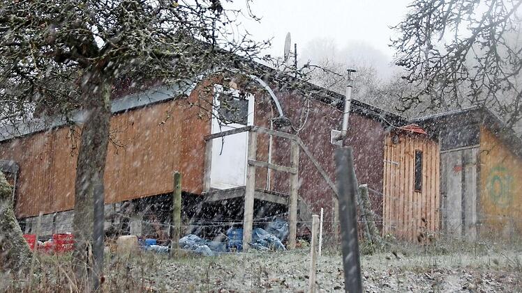 Versorgung schwierig: Die Sulzthaler Jugendräume sind in einem Bauwagen mit Anbau etwas außerhalb untergebracht. Dort Internet bereitzustellen, wäre teuer und aufwendig. Foto: Steffen Standke