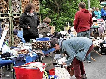 In Oberreichenbach darf am 1. Mai nach Herzenslust gestöbert und gefeilscht werden. Foto: Sänger (Archiv)