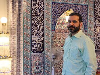 Ekrem Akyol (Vorstandsvorsitzender des Moschee-Vereins) kritisiert das plötzliche Bauvorhaben  von der Stadt und der Sparkasse Forchheim. Foto: Ronald Heck