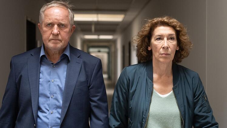 Moritz Eisner (Harald Krassnitzer) und Bibi Fellner (Adele Neuhauser) k&auml;mpfen im "Tatort: Azra" (2023) gegen die georgische Mafia - mit grenzwertigen Ermittlungsmethoden.