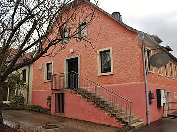 Die Konzept für die Krone sieht auch die Einbeziehung der Scheune und Wohnung vor.  Foto: Werner Vogel