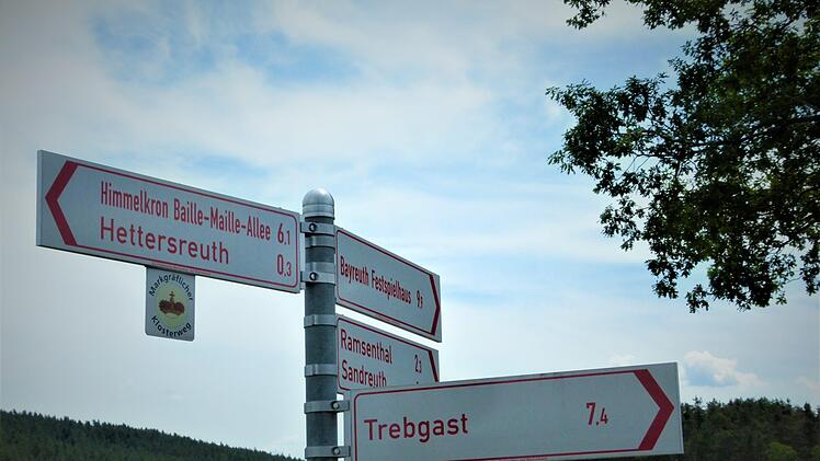 Die ordentliche Beschilderung der Radwege rund um Harsdorf lässt sich die Gemeinde 4200 Euro kosten, erhält dafür allerdings einen Zuschuss von 80 Prozent.  Foto: Werner Reißaus