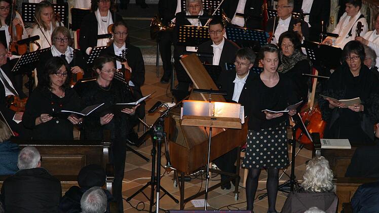 Der St.-Johannes-Chor Trebgast und das erweiterte Kulmbacher Kammerorchester am Samstag beim Psalmenkonzert in der Basilika Marienweiher. Foto: Klaus Klaschka