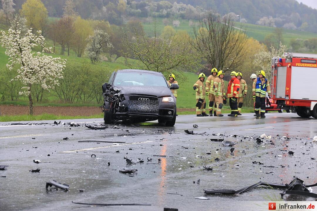 Schwerer Verkehrsunfall auf B470 bei Weilersbach: zwei Kinder verletzt