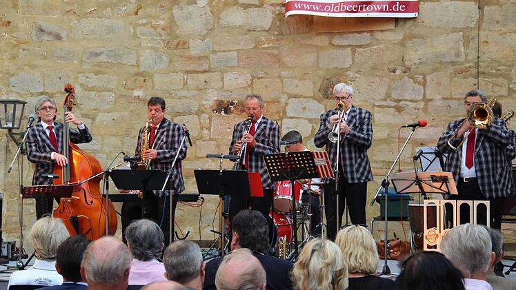 Die Old Beertown Jazzband lud zur 8. Moonlight-Serenade. Foto: Katharina Müller-Sanke