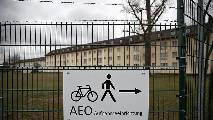 Das Ankerzentrum in Bamberg ist seit seiner Einrichtung im Jahr 2015 umstritten. Doch die Konzentration von Flüchtlingen in Bamberg hat offenbar auch Vorteile. Das Jobcenter Bamberg verzeichnet eine hohe Vermittlungsquote. Gastronomie und der Logistik profitieren davon.   Foto: dpa