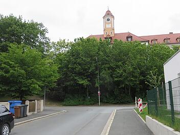 Im Hang unterhalb der Blaicher Schule (im Hintergrund) sollte im Zweiten Weltkrieg ein Bunker entstehen. Erich Olbrich