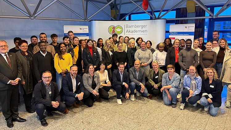 Pflegestudiengänge am Lernort Bamberg gestartet – Feierlicher Auftakt für die Pflegeausbildung der Zukunft