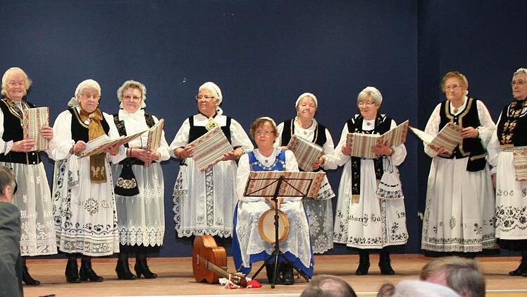 Die Singgruppe der Siebenbürger Frauen. Foto Evi Seeger