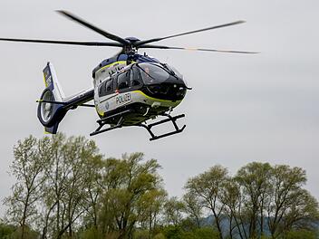 Hubschrauber kreist im N&uuml;rnberger Land - Polizei erkl&auml;rt Hintergrund