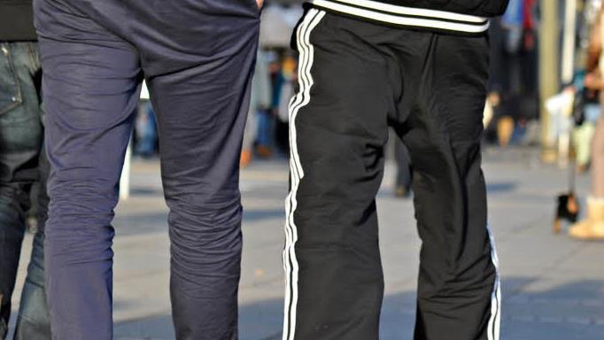 Im Stuttgarter "Café Le Théâtre" sind Jogginghosen verboten - mit einer Ausnahme. Foto: Symbolbild Jan-Philipp Strobel / dpa