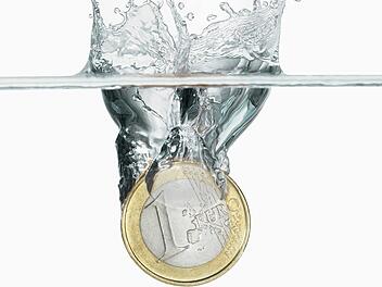 Wie viel Geld müssen die Bürger im Bereich der Frankenwaldgruppe in ihr Wasser stecken? Diese Frage beschäftigt weiter den Wasserversorger und die angeschlossenen Kommunen. Foto: fotofuerst/Adobe Stock