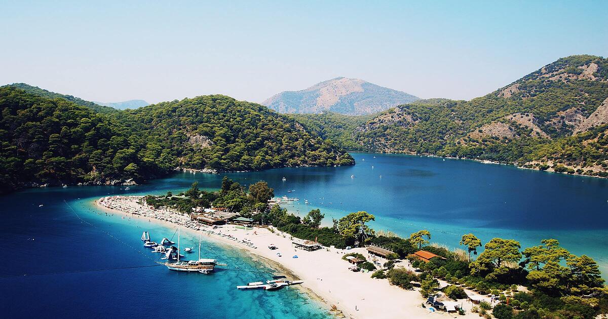  Urlaub buchen 2024: In diesen Ländern ist Reisen günstigster als 2023 Illustration 