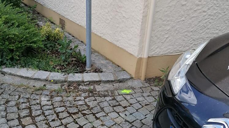 Eckersdorf schafft Parkplätze ab: Anwohner sauer - "sinnlose Schikane"