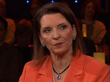 In der Talkshow "Riverboat" verriet Wendela Horz, was die ZDF-Sendung "Bares f&uuml;r Rares" f&uuml;r sie so besonders macht.