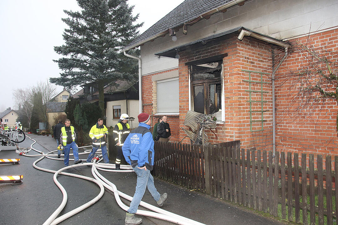 Wohnhausbrand in Coburg: Bewohnerin wurde schwer verletzt – Haus unbewohnbar